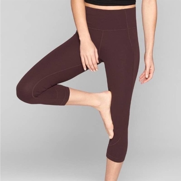 Athleta Pants - Athleta Salutation Capri Powervita in Cassis Flatlock Seams XS Wine Plum